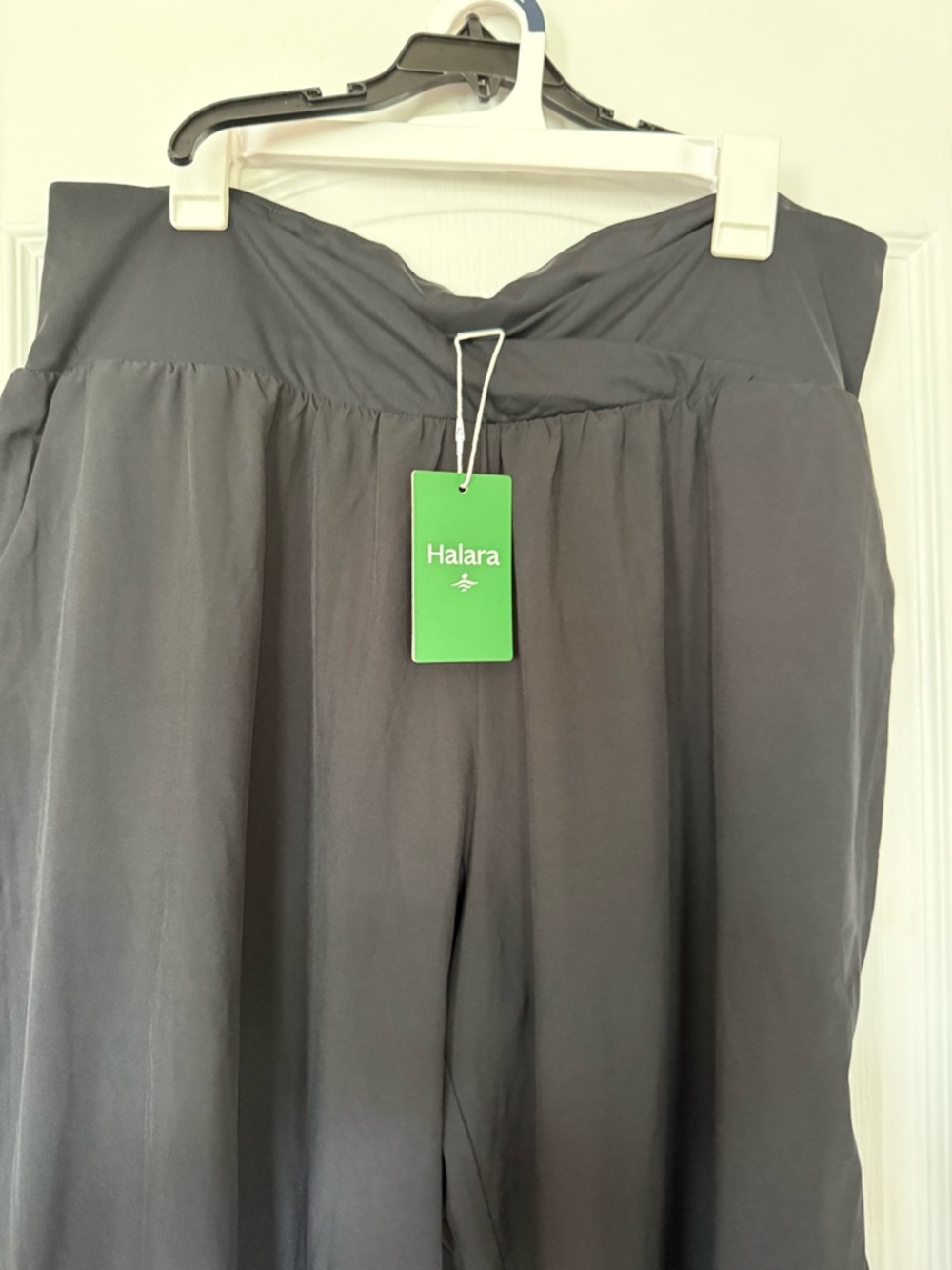 HALARA BlackRelaxed Performance Pants - Picture 3 of 5